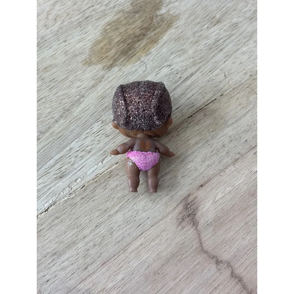 MGA LOL Surprise Lil Independent Queen Series 3 Confetti Pop Glitterati Doll